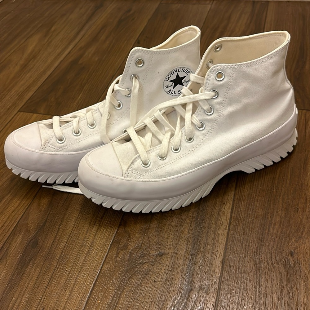 Converse white platforms hi tops size M 9.5 W 11.5
